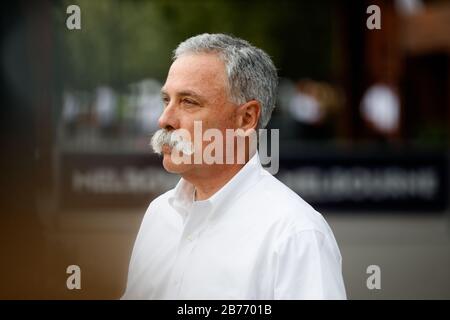 Chase Carey lors d'une conférence de presse à la suite de l'annulation du Grand Prix australien de Formule 1 2020 au milieu des préoccupations du virus Corona (COVID-19). Banque D'Images