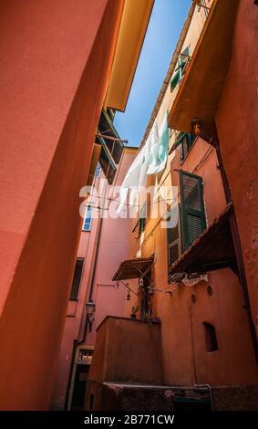 Scène de rue à Monterosso al Mare, Italie. Banque D'Images