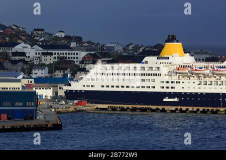 Bateau de croisière Sapphire Saga, Honningsvag Town,Île Mageroya, comté de Finnmark, Norvège Banque D'Images