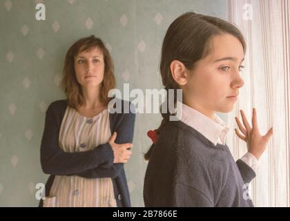 Natalia DE MOLINA et ANDREA FANDOS à LAS NIÑAS (2020), dirigée par PILAR PALOMERO. CRÉDIT: ARAGON TV/BTEAM/INICIA FILMS/LA NIÑAS MAJICAS/RTVE / FUEMBUENA, JORGE / ALBUM Banque D'Images