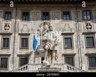 Palazzo della Caravona, le bâtiment principal de la célèbre université Scuola Normale Superiore à la Piazza dei Cavalieri à Pise Italie Banque D'Images