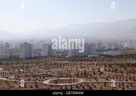 Vue panoramique sur Ashgabat, la capitale du Turkménistan en Asie centrale Banque D'Images