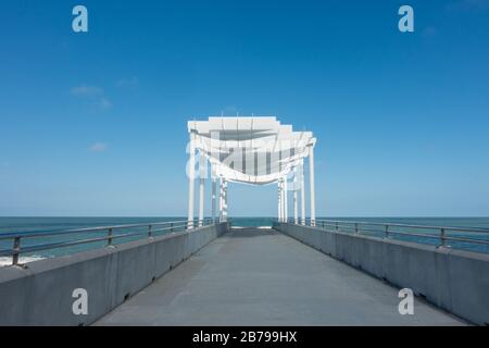 La nouvelle jetée de Napier, une ville côtière de l'île du Nord de la Nouvelle-Zélande. Il est célèbre pour son architecture Art déco des années 1930. Vitrail dans le Ca Banque D'Images