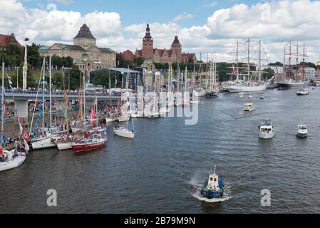 SZCZECIN, POLOGNE - 5 AOÛT 2017 : la finale des Grands navires en 2017 dans la marine. Banque D'Images