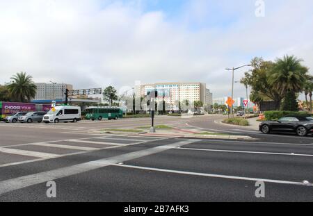 20 février 2020 - Orlando, Floride: L'intersection de International et Kirkman dans le centre-ville d'Orlando Banque D'Images