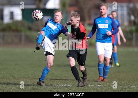 Brighton, Royaume-Uni. 14 mars 2020. Le jeu doit être activé - Malgré le report de tous les matchs de la Premier League et de la Ligue anglaise de football jusqu'au 4 avril au Royaume-Uni en raison du coronavirus, Il n'y a pas eu d'arrêt au football de Grassroots alors Que Les lumières de la Lecterne ont repris Goring St Theresa's dans le Chairman Charity Cup Tie au Wish Road Recreation Ground, La Lecterne a été les gagnants convaincants qui ont battu Goring 9-1 Hove. Crédit: James Boardman/Alay Live News Banque D'Images