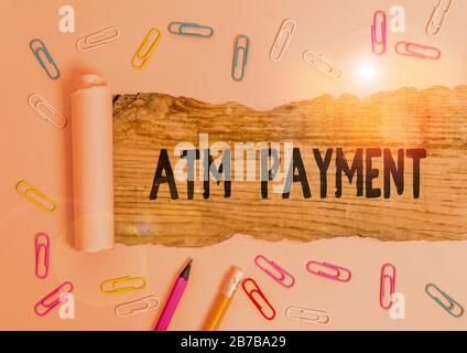 Écrit remarque montrant un distributeur automatique de paiement. Concept d'affaires pour le trafic des paiements effectués par l'intermédiaire d'appareils électroniques portables Banque D'Images