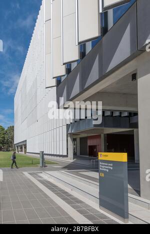 Le bâtiment des sciences et de l'ingénierie de l'Université de Nouvelle-Galles du Sud, construit par Multiplex, a été achevé en février 2019 pour un coût de 187 millions de dollars Banque D'Images