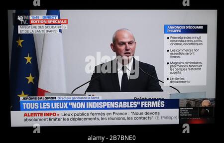 Paris, France. 14 mars 2020. La capture télévisée montre le 14 mars 2020 le Directeur général de la Santé, Jérôme Salomon, prononcera un discours à Paris, en France. La COVID-19 ayant confirmé une propagation active dans tout le pays, la France est entrée dans le "montage 3" de son plan de riposte à l'épidémie, ce qui signifie qu'elle est maintenant au plus haut niveau national, a annoncé le Directeur général de la Santé Jérôme Salomon, samedi soir. Crédit: Gao Jing/Xinhua/Alay Live News Banque D'Images