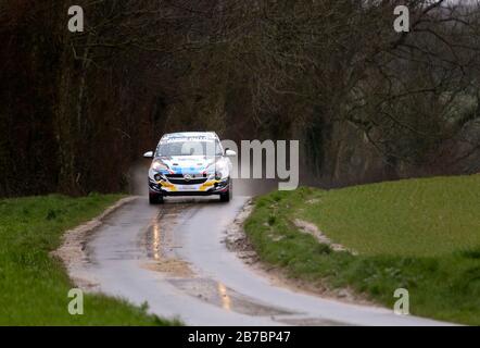 14 mars 2020. Saint Denoeux, pas de Calais, France. Rallye du Touquet. Le 60ème Rallye du Touquet serpente dans la campagne française. La Ra Banque D'Images