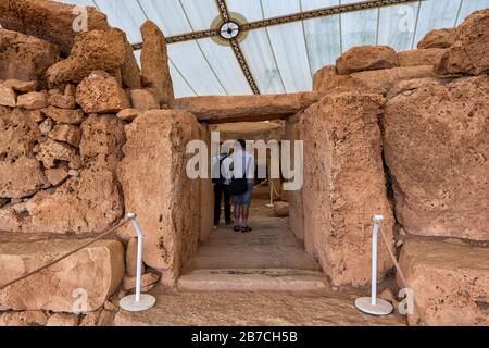 Mnajdra (maltais : L-Imnajdra) temple mégalithique préhistorique à Malte, entre 3600 BC et 3200 BC, site classé au patrimoine mondial de l'UNESCO Banque D'Images