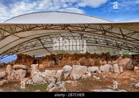 Mnajdra (maltais : L-Imnajdra) temple mégalithique préhistorique à Malte, entre 3600 BC et 3200 BC, site classé au patrimoine mondial de l'UNESCO Banque D'Images