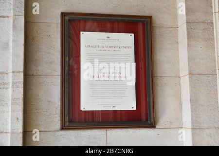 Vienne, Autriche. 15 mars 2020. Le gouvernement autrichien limitera la restauration et la vente au détail à partir de lundi. Fermer les magasins qui ne sont pas nécessaires pour l'approvisionnement. Les épiceries, les pharmacies, les banques, les magasins de tabac, les stations-service et d'autres magasins restent ouverts. L'Opéra d'Etat de Vienne, comme toutes les autres institutions culturelles, est fermé jusqu'à nouvel ordre. Crédit: Franz Perc / Alay Live News Banque D'Images