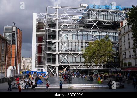 Tje Stravinsky Fontaine en dehors du Centre Pompidou à Paris, France, Europe Banque D'Images