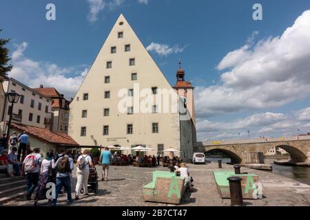 La Salzstadel (mine de sel urbaine, bâtiment est) à Regensburg, Bavière, Allemagne. Banque D'Images