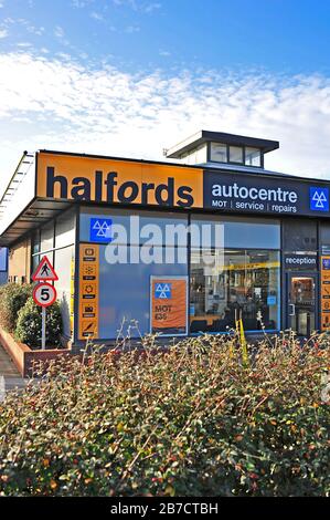 Halfords autocenter,Blackpool Banque D'Images