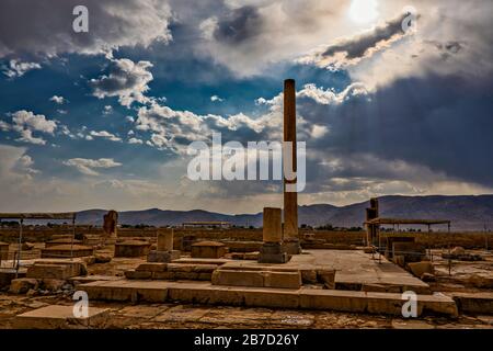 Ruines du Palais de l'auditoire de Cyrus le Grand à Pasargadae. Patrimoine mondial de l'UNESCO Banque D'Images