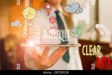 Main conceptuel écrit, indiquant clairement les données. Sens de la loi sur Concept suppression des données ou des informations dans un disque de stockage Banque D'Images