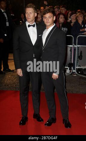 5 Septembre 2017 - Londres, Angleterre, Royaume-Uni - Gq Men Of The Year Awards 2017, Tate Modern - Red Carpet Arrives Photo Shows: Tom Daley Et Dustin Lance Black Banque D'Images