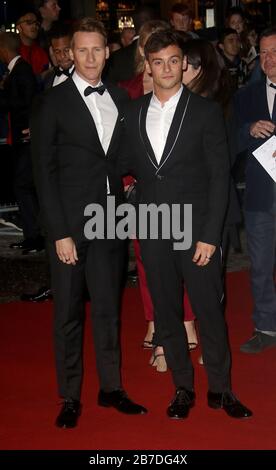 5 Septembre 2017 - Londres, Angleterre, Royaume-Uni - Gq Men Of The Year Awards 2017, Tate Modern - Red Carpet Arrives Photo Shows: Tom Daley Et Dustin Lance Black Banque D'Images