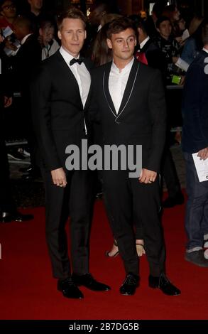 5 Septembre 2017 - Londres, Angleterre, Royaume-Uni - Gq Men Of The Year Awards 2017, Tate Modern - Red Carpet Arrives Photo Shows: Tom Daley Et Dustin Lance Black Banque D'Images