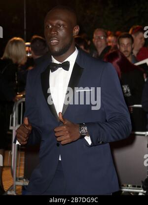 5 Septembre 2017 - Londres, Angleterre, Royaume-Uni - Gq Men Of The Year Awards 2017, Tate Modern - Red Carpet Arrives Photo Shows: Stormzy Banque D'Images