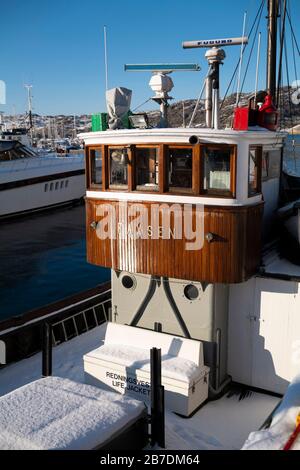 Bateau de pêche côtière traditionnel amarré à Bodo, Norvège. Banque D'Images