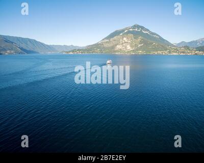 Ferry sur le lac de Côme (IT) Banque D'Images