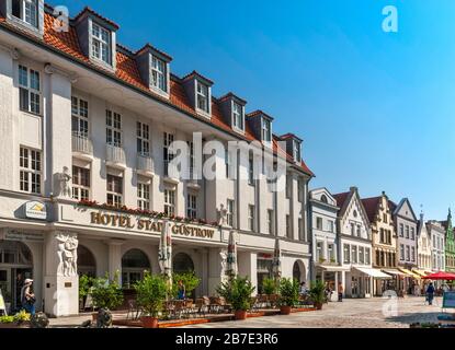 Hotel Stadt Güstrow Sur La Place Du Marché À Güstrow En Mecklembourg-Poméranie-Occidentale, Allemagne Banque D'Images