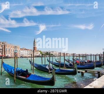 Venise, Italie - 17 MAI 2019 : vue de Dogana da Mar sur le Campanile St Marc ( Campanile di San Marco ) est le clocher Banque D'Images