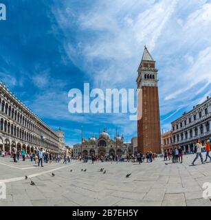 Venise, Italie - 17 MAI 2019 : trafic touristique sur la Piazza San Marco à Venise Banque D'Images