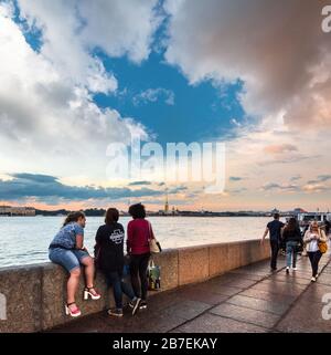 ST. PETERSBURG, RUSSIE - 15 JUILLET 2016 : bankment de Neva, Saint-Pétersbourg, Russie Banque D'Images