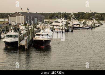 Il y a plein de verges à Osterville. Celui-ci (pas de nom) se trouve au pont-levis d'Oyster Harbour. Petite ville très animée sur le bas Cape Cod. Banque D'Images