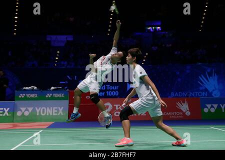 Birmingham. 15 mars 2020. Dechapol Puavaranukroh (L) et Sapsiree Taerattanachai en Thaïlande rivalisent pendant le match mixte double final avec Praveen Jordan en Indonésie et Melati Daeva Oktavianti à Toute l'Angleterre Badminton 2020 à Birmingham, Grande-Bretagne le 15 mars 2020. Crédit: Tim Irlande/Xinhua/Alay Live News Banque D'Images