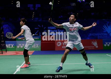 Birmingham. 15 mars 2020. Dechapol Puavaranukroh (R) et Sapsiree Taerattanachai en Thaïlande rivalisent pendant le match mixte double final avec Praveen Jordan en Indonésie et Melati Daeva Oktavianti à Toute l'Angleterre Badminton 2020 à Birmingham, Grande-Bretagne le 15 mars 2020. Crédit: Tim Irlande/Xinhua/Alay Live News Banque D'Images