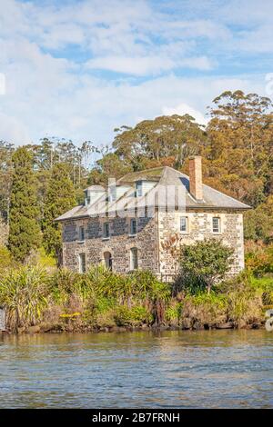 Le magasin de pierres de la région patrimoniale du bassin de Kotorigo-Kerikeri, île du Nord, Nouvelle-Zélande. C'est le bâtiment en pierre le plus ancien de Nouvelle-Zélande. Banque D'Images