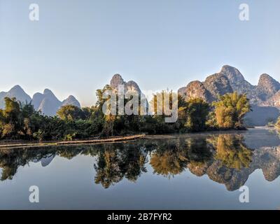 Yangshuo Mountain Retreat, Guilin Yangshuo Chine 阳朔胜地酒店，桂林阳朔旅游 Banque D'Images