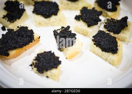 tapas et bruschetta savoureuses aux truffes fraîches Banque D'Images