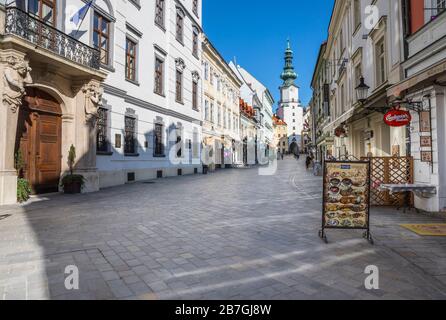 Bratislava, porte de Michael dans la rue Michalska. Banque D'Images