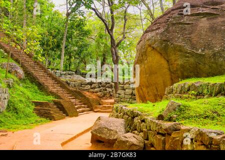 Asie du Sud le Sri Lanka Sigiriya Rock Steps escalier descendre aux rochers d'entrée du sud Banque D'Images