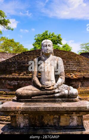 Asie Sri Lanka Polonnaruwa Vantage à l'ouest escalier menant au centre de Dagoba pierre Bouddha relique sacré Banque D'Images