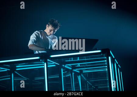 Copenhague, Danemark. 7 novembre 2016. Le DJ, le remmier et le producteur de disques canadiens Flume fait un spectacle en direct à Falconer Salen à Frederiksberg, à Copenhague. (Crédit photo: Gonzales photo - Rod Clemen). Banque D'Images