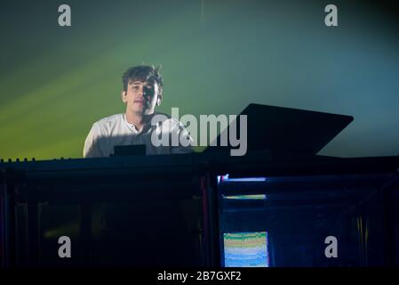 Copenhague, Danemark. 7 novembre 2016. Le DJ, le remmier et le producteur de disques canadiens Flume fait un spectacle en direct à Falconer Salen à Frederiksberg, à Copenhague. (Crédit photo: Gonzales photo - Rod Clemen). Banque D'Images