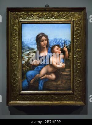 La peinture "Landsdowne Madonna", également connue sous le nom de "Madonna du Yarnwinder" par le peintre italien de la Renaissance Leonardo da Vinci (1501-1510) lors de son exposition au Musée du Louvre à Paris, France. L'exposition marquant le 500ème anniversaire de la mort de Leonardo se déroule jusqu'au 24 février 2020. Banque D'Images