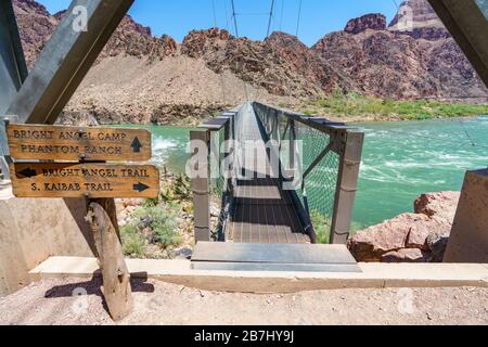 le pont lumineux de sentier d'ange dans le grand parc national du canyon en arizona aux états-unis Banque D'Images