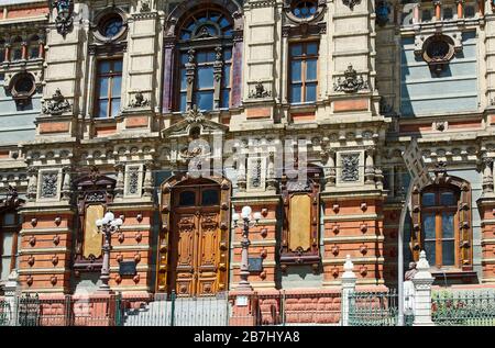 Palais de l'eau courante; abrite des réservoirs d'eau; bâtiment orné; 1887; façade très décorée, lampadaires, Amérique du Sud; Buenos Aires; Argentine; summe Banque D'Images