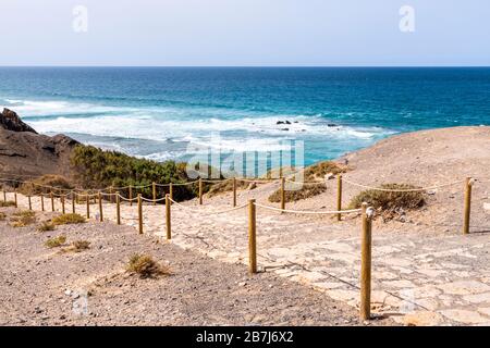 La passerelle qui mène à la plage de la Pared sur la côte ouest de l'île des Canaries de Fuerteventura Banque D'Images