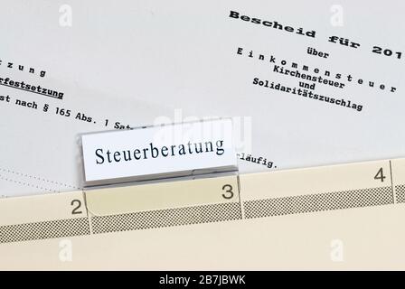 Steuerberatung - Steuerbescheid: Facture fiscale allemande déposée pour le conseil fiscal Banque D'Images