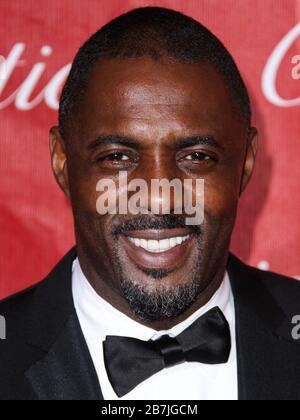 (FICHIER) Idris Elba tests positifs pour Coronavirus COVID-19. Idris Elba a fait des tests positifs pour le coronavirus, a déclaré l'acteur lundi 16 mars 2020 sur Twitter. PALM SPRINGS, CALIFORNIE, États-Unis - JANVIER 04: L'acteur Idris Elba arrive au 25ème Gala annuel des prix du Festival International du Film de Palm Springs qui s'est tenu au Centre de Convention de Palm Springs le 4 janvier 2014 à Palm Springs, Californie, États-Unis. (Photo de Xavier Collin/image Press Agency) Banque D'Images