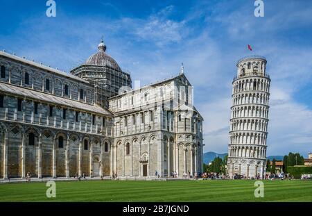 Cathédrale de Pise, Duomo di Pisa, cathédrale médiévale catholique romaine dédiée à l'Assomption de la Vierge Marie, sur la Piazza dei Miracoli avec le Banque D'Images